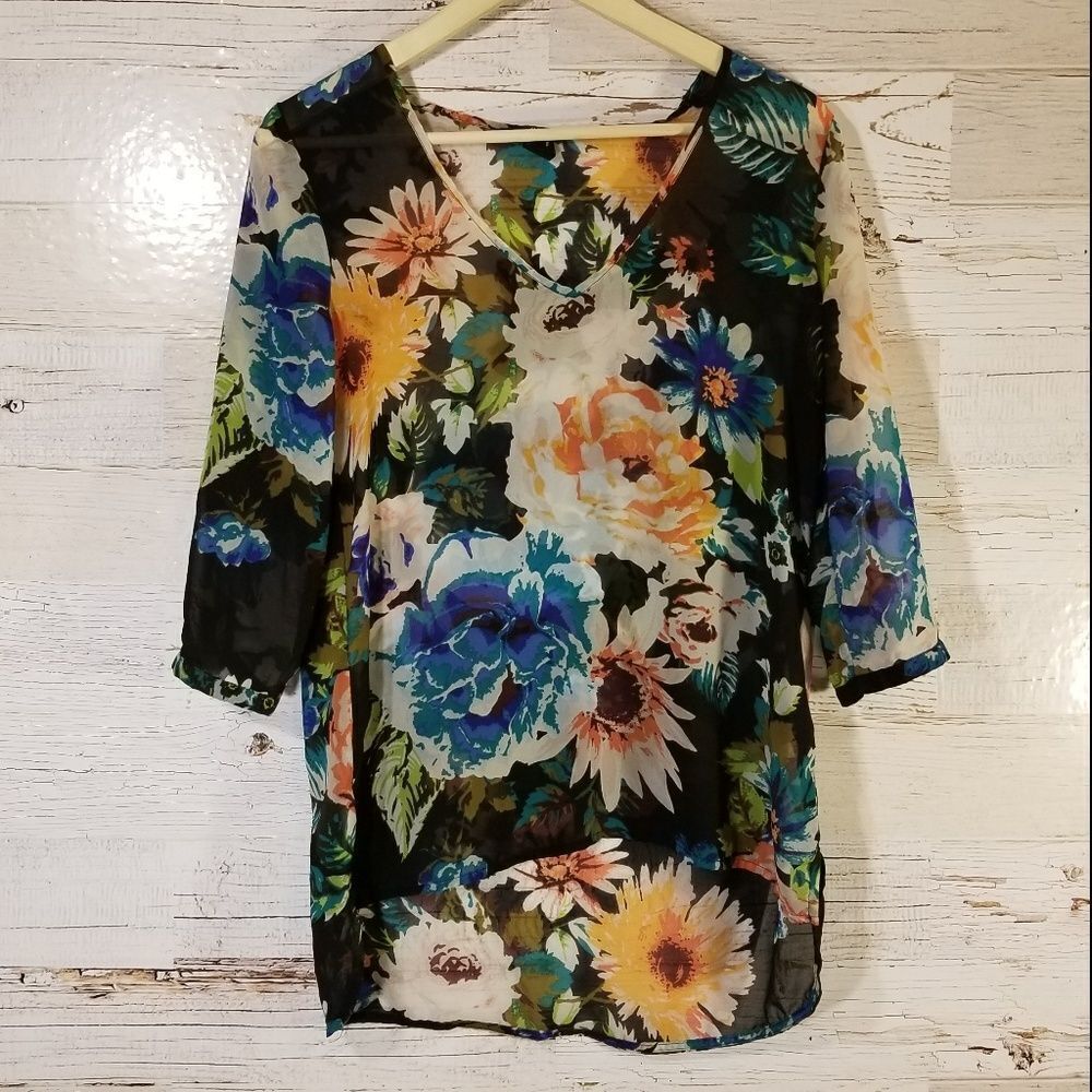 H&M‎ lightweight floral top